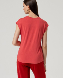 Surkana - V-Neck T-Shirt Red
