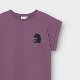 Dedicated - T-Shirt Visby Curious Cat berry purple