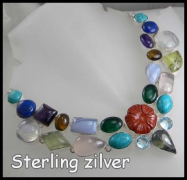 Ketting met edelsteen in zilver gezet