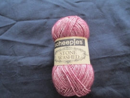 Scheepjes Sone Washed  810 Garnet