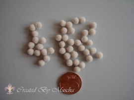 Pom-poms, 5 mm, off-white
