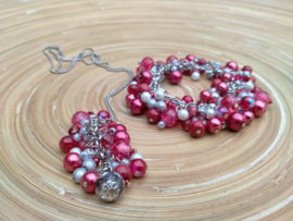 Lange rode op jasseron gekettelde ballchain ketting