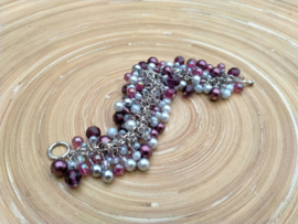 Op jasseron gekettelde aubergine/grijs en roomwitte armband