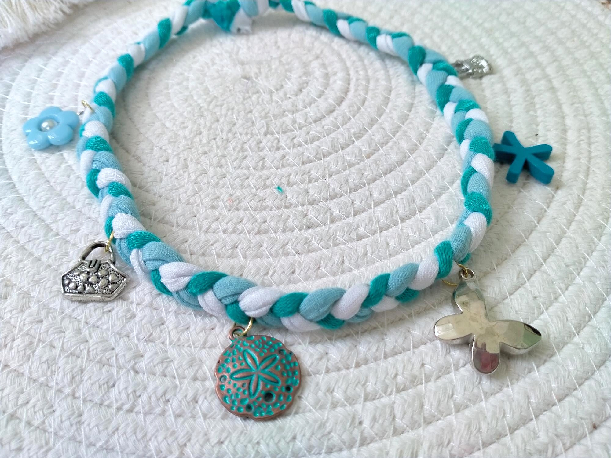 Lichtblauw, wit en turquoise Bandana