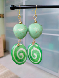 Mintgroene Bohemian oorhangers in hippielook