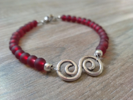 Heren glaskralen armband met een Invinity connector van oud zilver