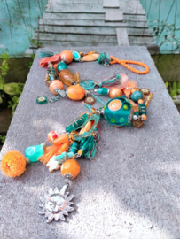 Bohemian ketting in turquoise en oranje
