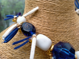 Korte Delfts blauwe ketting met suede veters