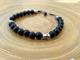 Heren armband van glaskralen met skull