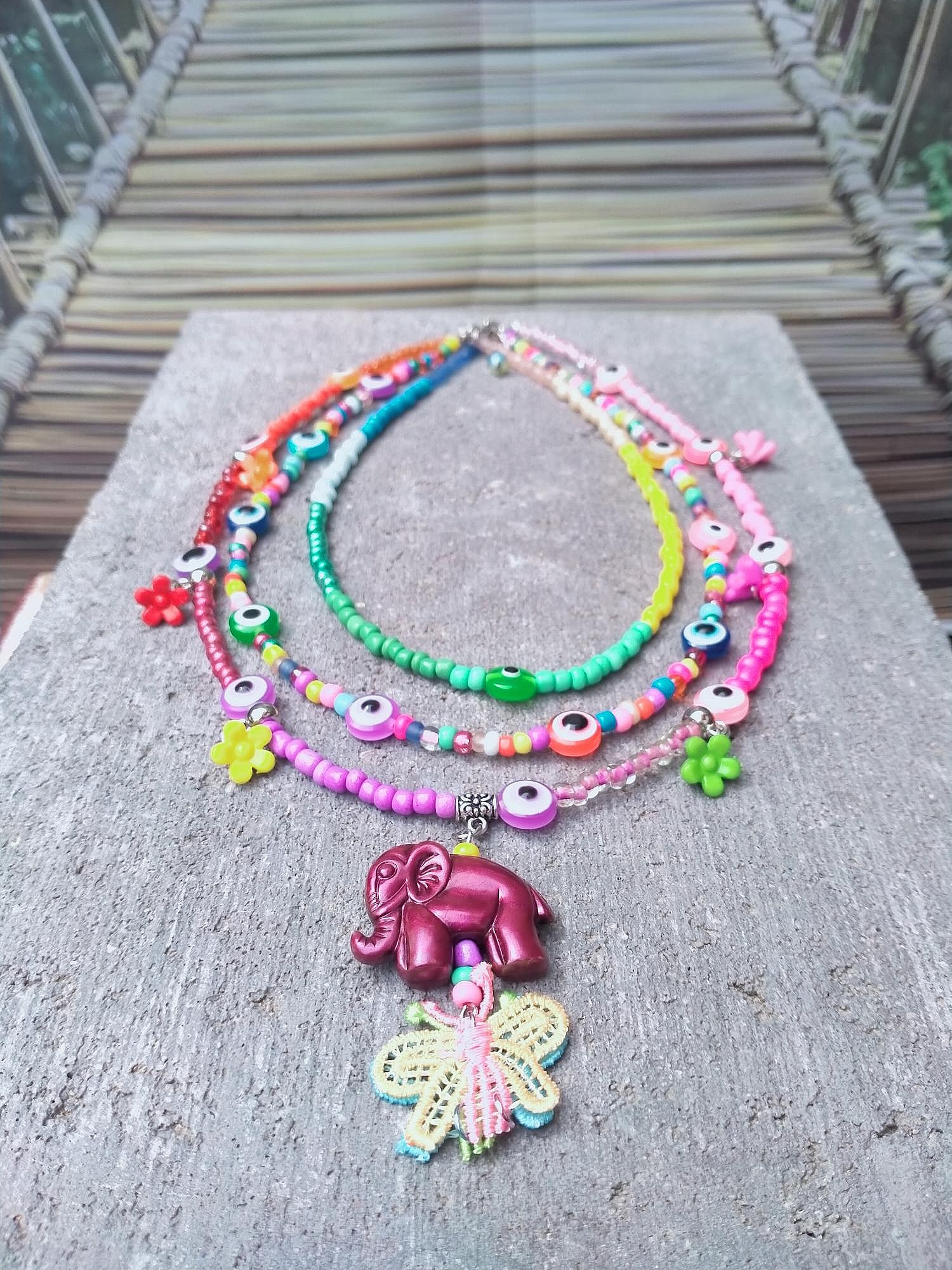 Regenboog ketting Ibiza style 3 rijen