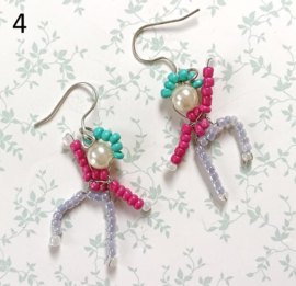 Poppetjes oorbellen - rocailles - handgemaakt - trendy