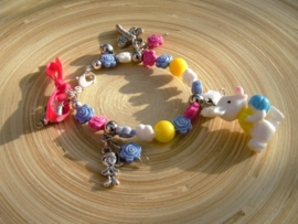 Kinderworkshop geregen armbandje met bedels €10,-