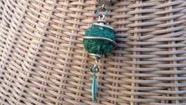 Korte groene ketting van splitkralen