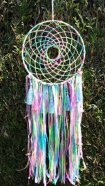 Dromenvanger pastel rainbow. Lengte 82 cm. Maat M