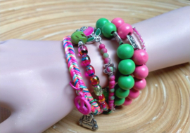 Zes-delige armbanden set in fuchsia en groen