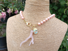 Zalmkleurige ketting