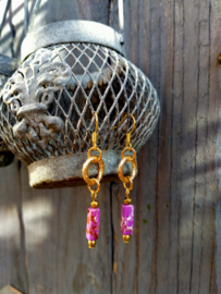 Keramieke oorbellen in paars en goud