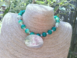 Korte groene glasparel ketting
