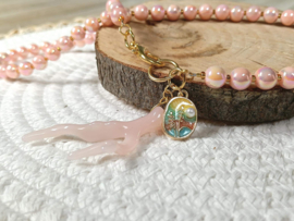 Zalmkleurige ketting