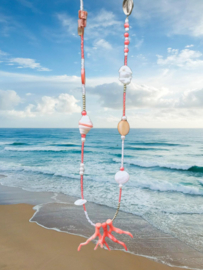 Oranje met witte schelpenketting met acryl koraal