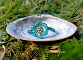 Turquoise en goudtint anemoon bloemring