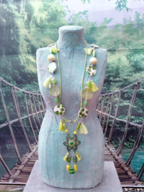 Dubbele lange groene schelpenketting