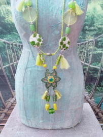 Dubbele lange groene schelpenketting