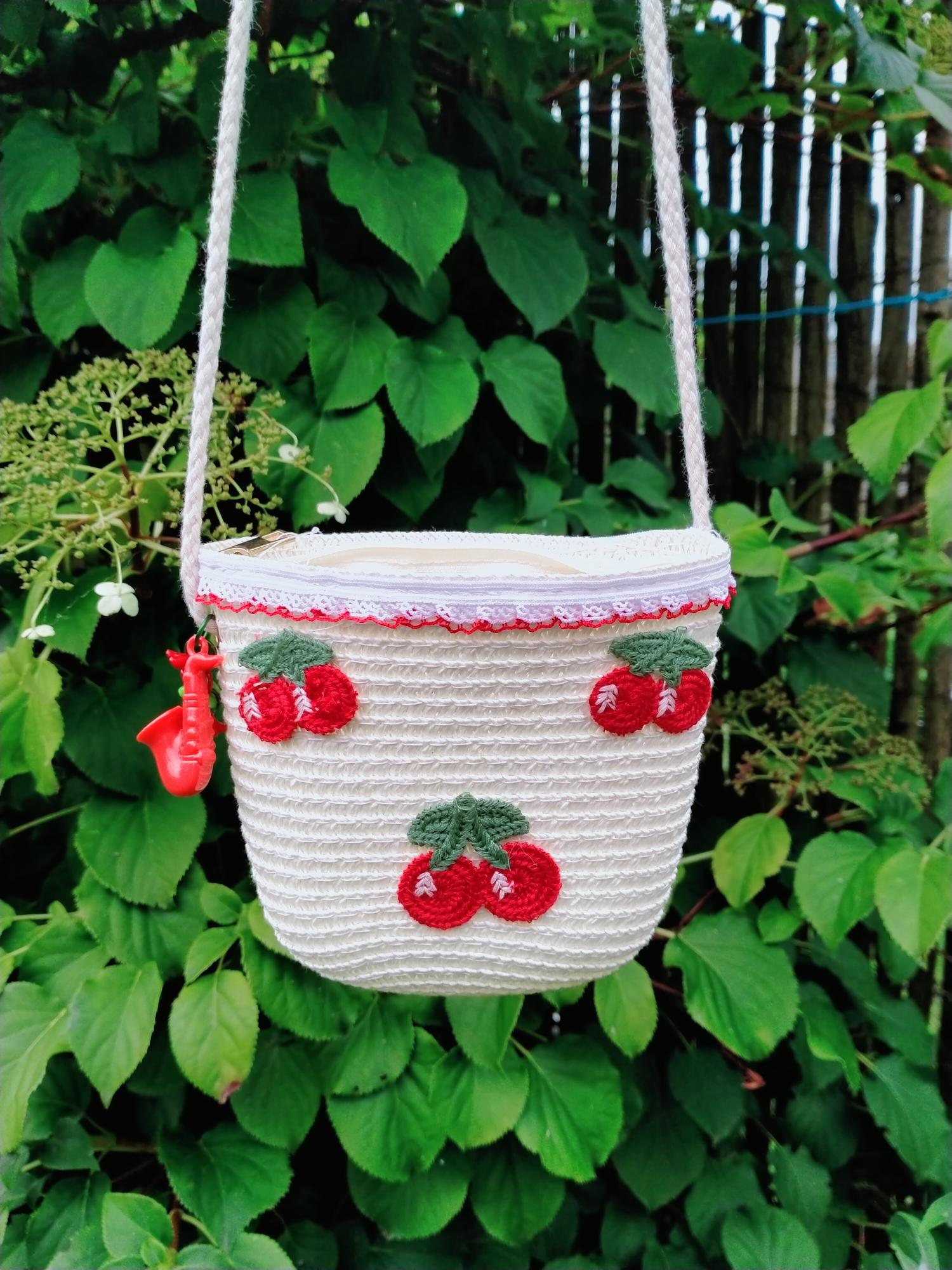 Raffia kindertas met kersenmotief