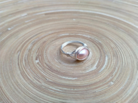 Ring van copper wire in zilver en rose. Ringmaat 17.5