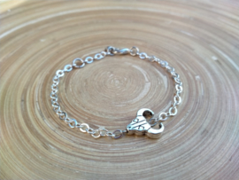 Zilver plated armbandje met skull connector