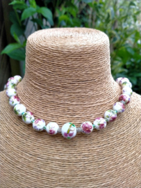 Keramische bloemenketting in wit, roze en groen