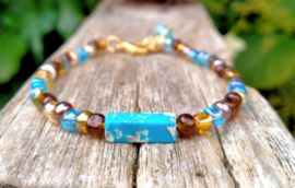 Turquoise/bruin rocailles Ibiza armbandje met keramiek