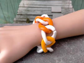 Wit en oranje schakel armband