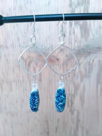 Delfts blauwe hammered coperwire oorbellen