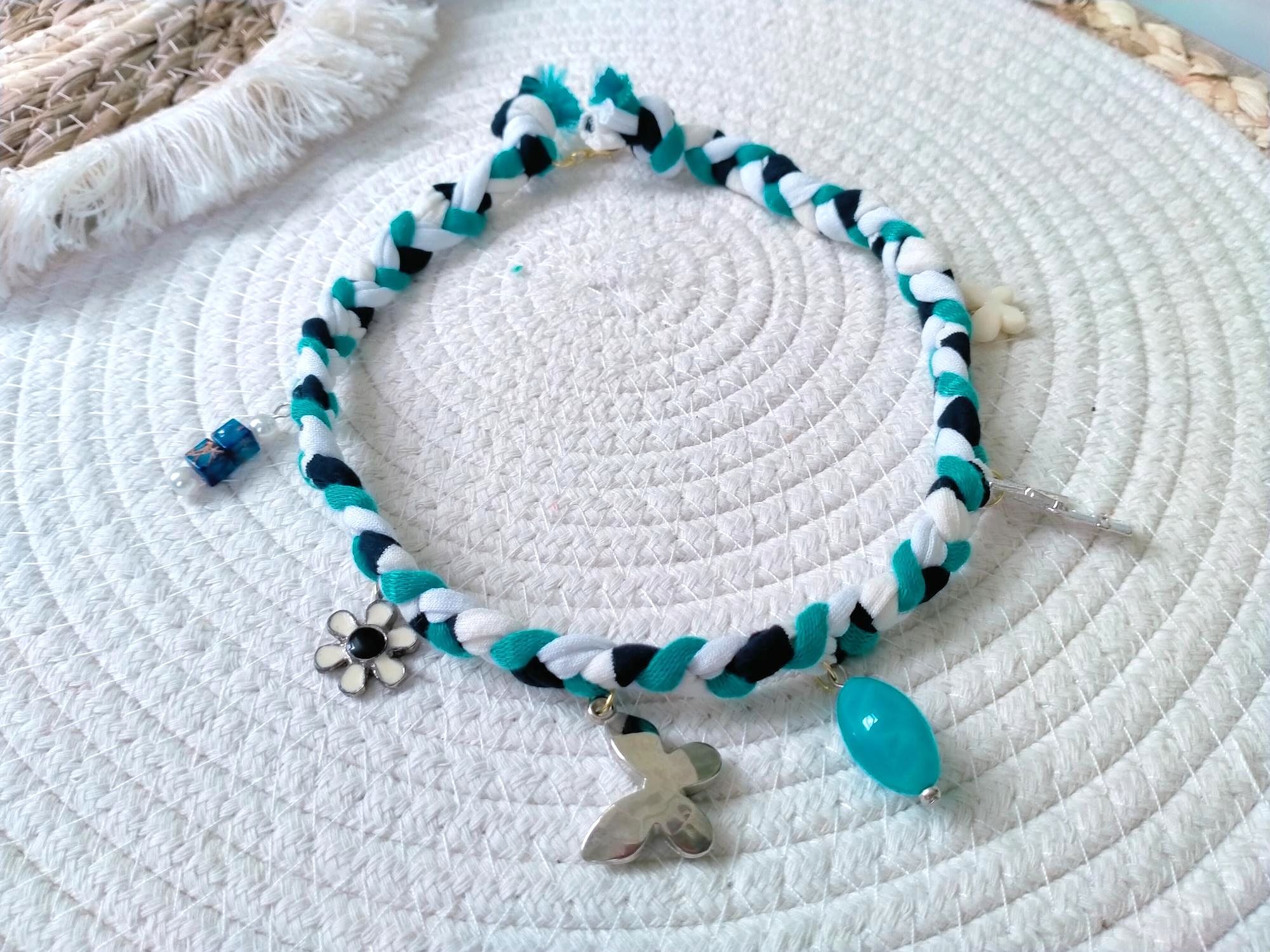 Turquoise, donkerblauw en witte Bandana