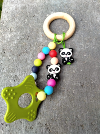 Siliconen panda kinderwagenhanger in vrolijke kleurtjes