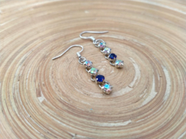 Zilver en donkerblauwe strass oorbellen
