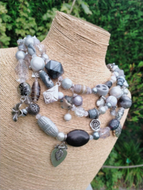 3-Laags grijze ketting