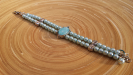 Lichtblauwe glasparel armband