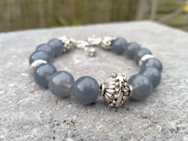 Grijze armbanden