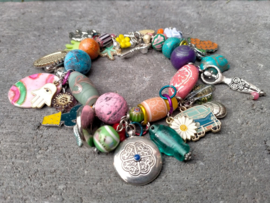 Ibiza style armband met heel veel materialen