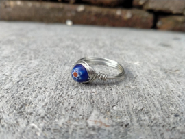 Millefiori ring met zilverkleurig copper wire. Ringmaat 18.5