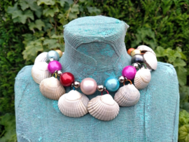 Korte schelpenketting met miracle beads