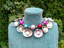 Korte schelpenketting met miracle beads