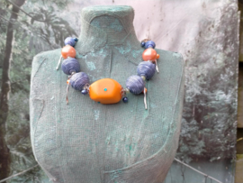 Ketting in Lavendelblauw en oranje