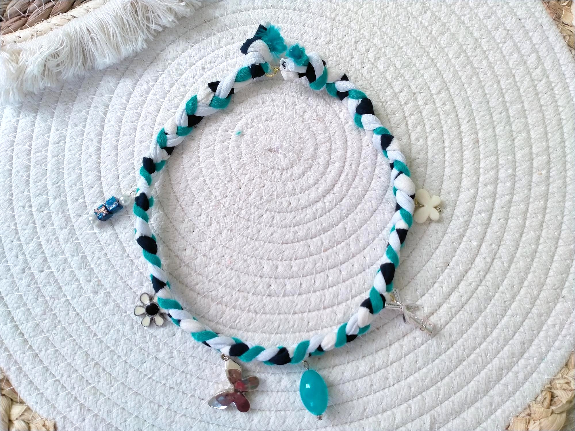 Turquoise, donkerblauw en witte Bandana