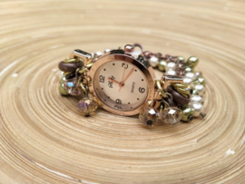 Horloge met champagne- en olijfgroene glaspareltjes