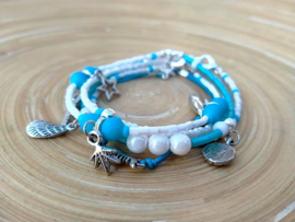 Vijf-delig blauw en wit armbanden setje
