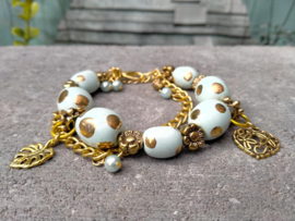 Goudkleurige armbanden