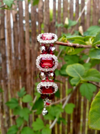 Strass armband met rode Tsjechische facet geslepen glas bicones